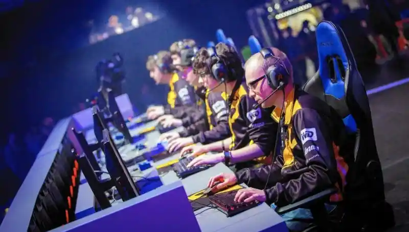 Jogar Jogos Online com Amigos